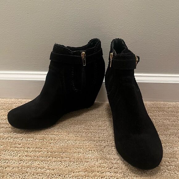 DV By Dolce Vita Black Suede Ankle Wedge Booties - Picture 2 of 6